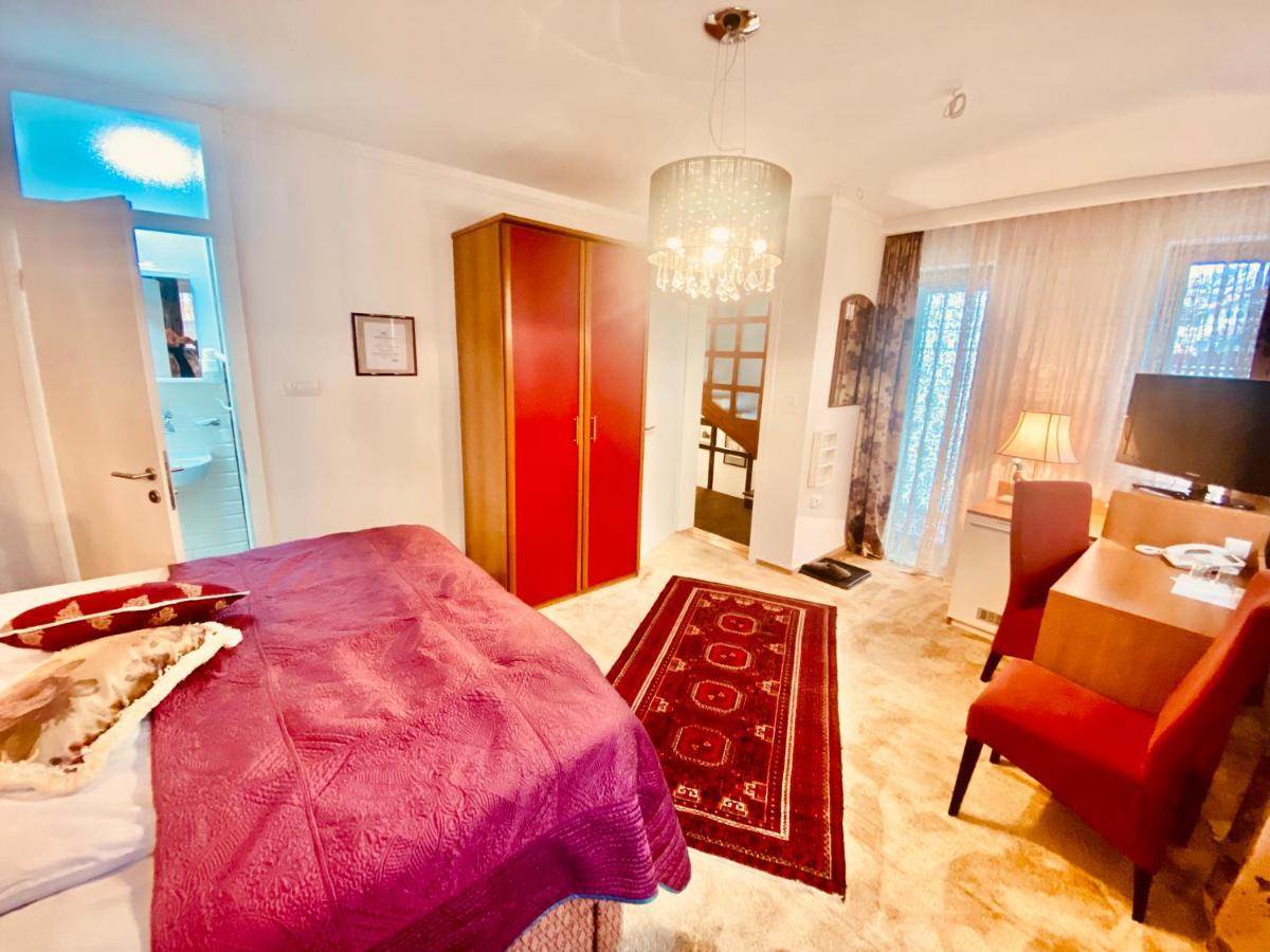 Halvat Guesthouse Сараево Екстериор снимка