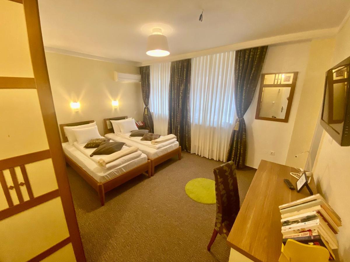 Halvat Guesthouse Сараево Екстериор снимка