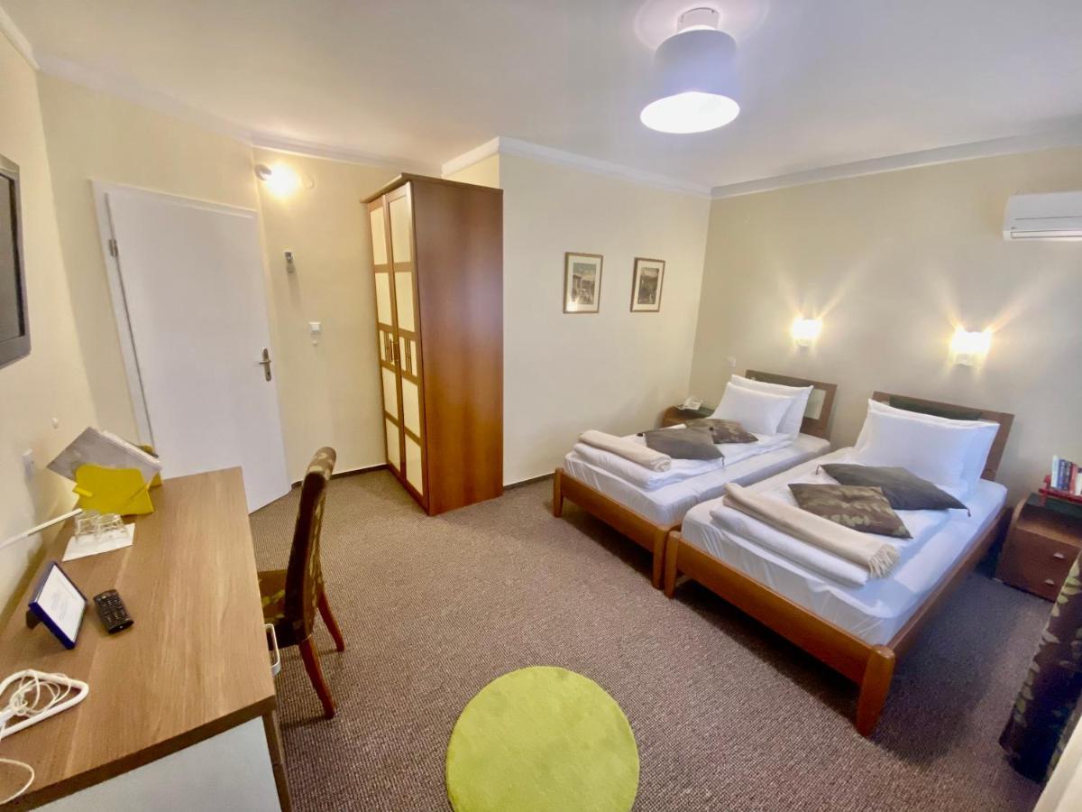 Halvat Guesthouse Сараево Екстериор снимка