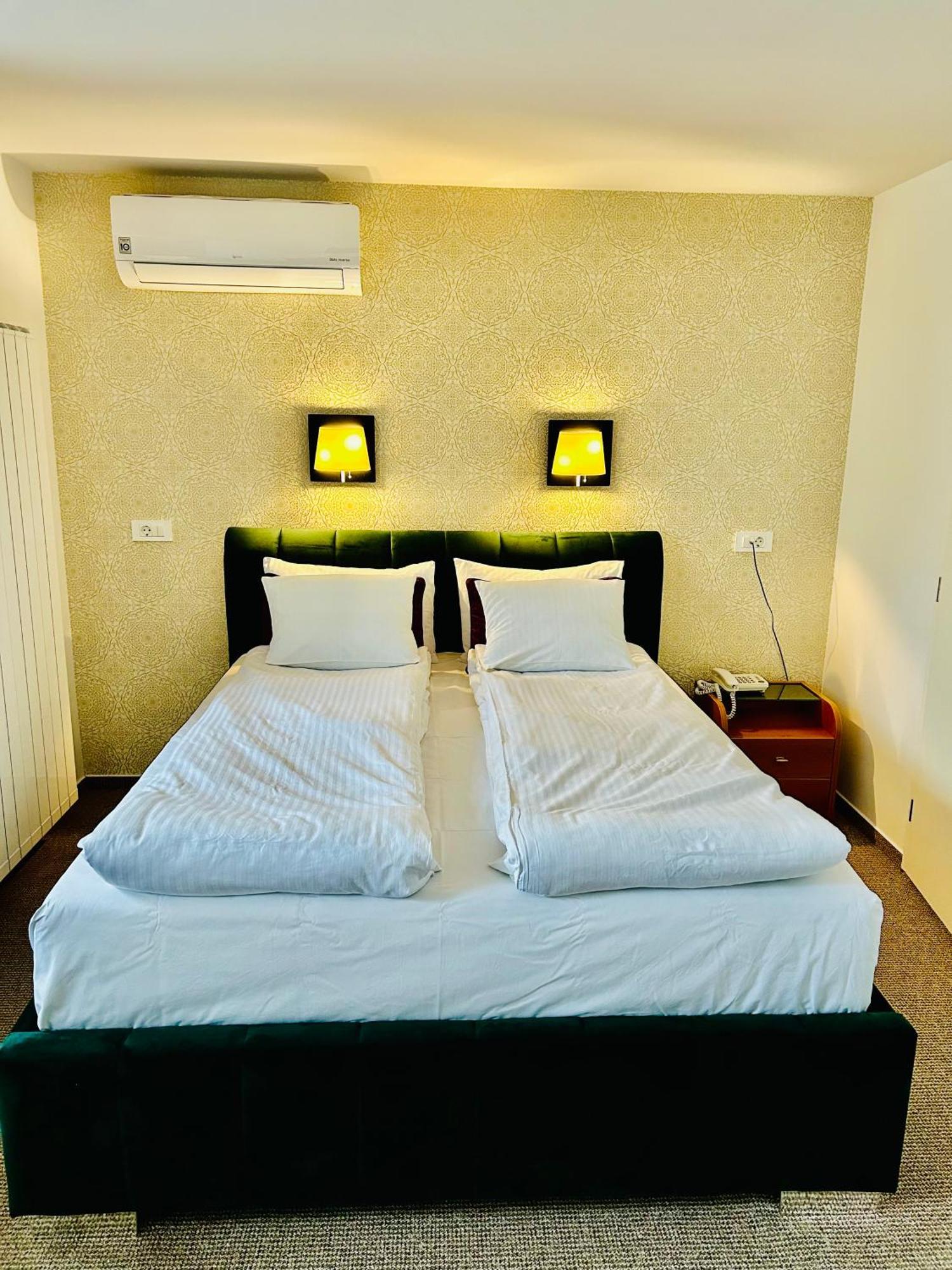 Halvat Guesthouse Сараево Екстериор снимка