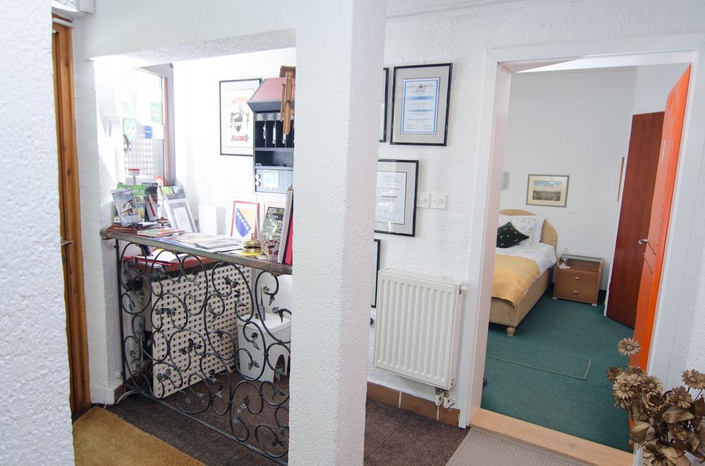 Halvat Guesthouse Сараево Екстериор снимка
